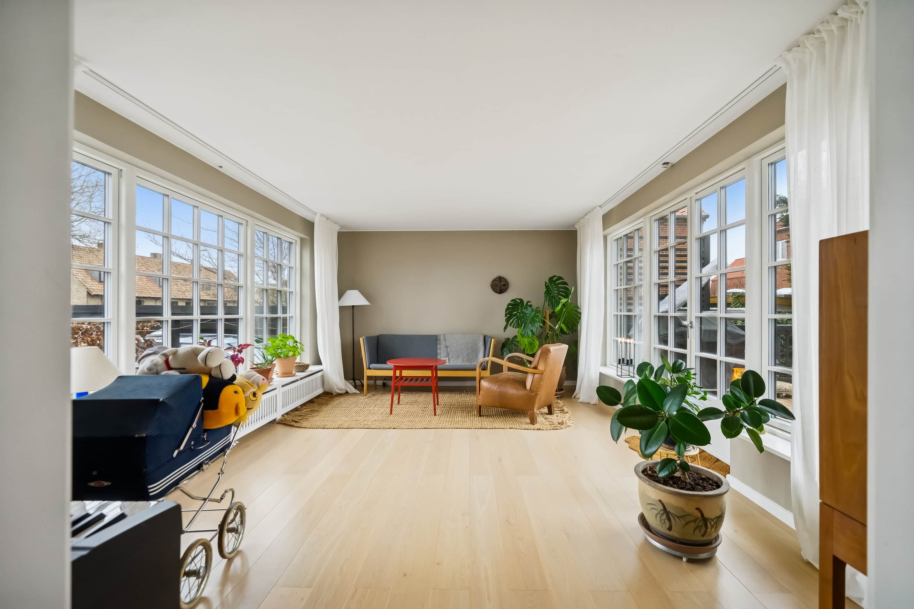Living Room before staging